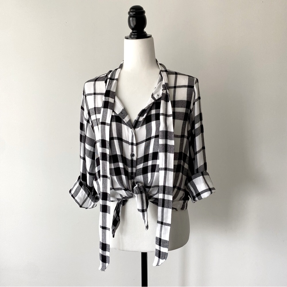 SOLD | BANANA REPUBLIC | Dillon Casual Neck Tie Top - Picture 1 of 12